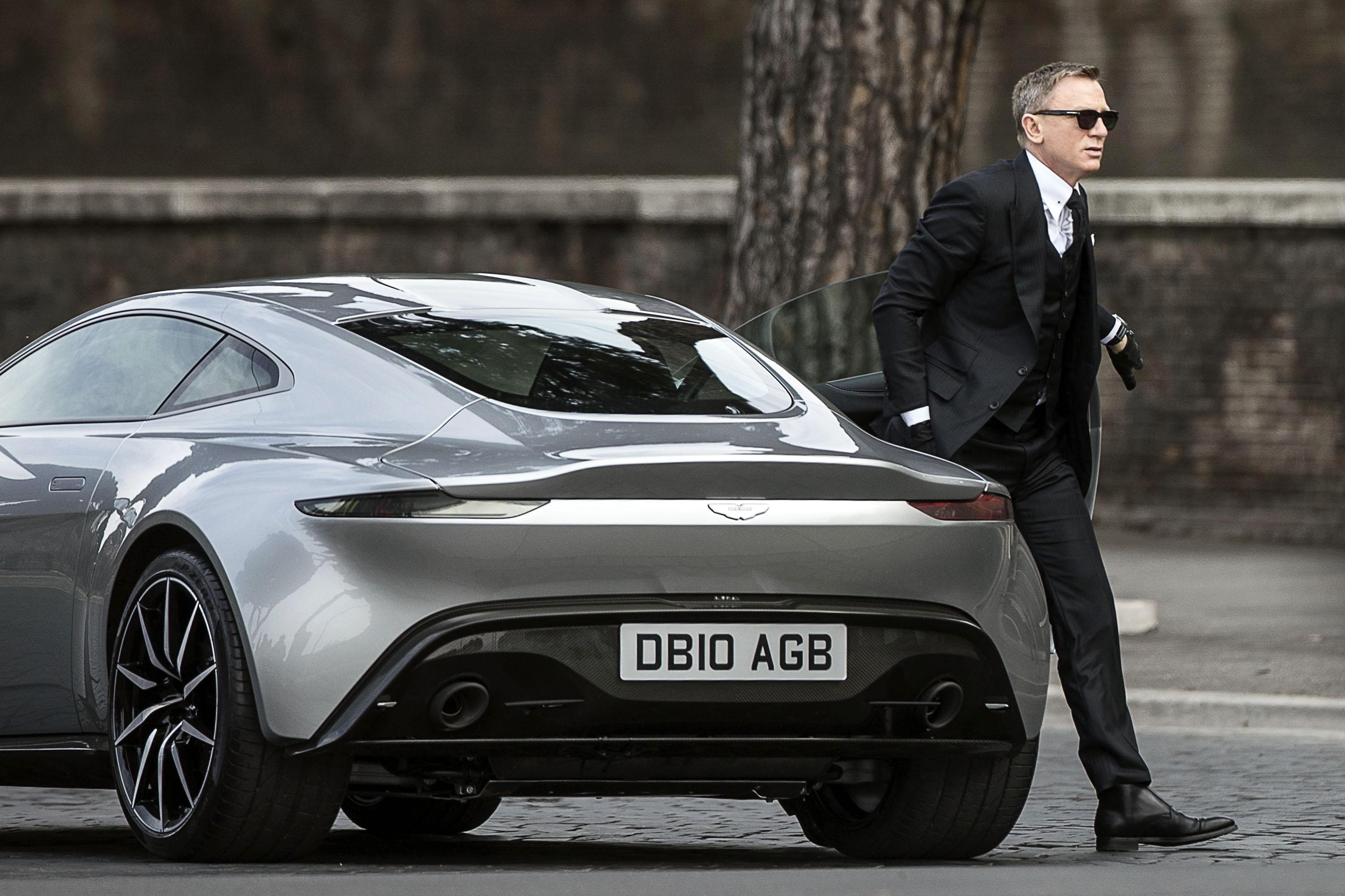 ジェームズ ボンドが愛した 007 M Auto Astonmartin Staff Blog