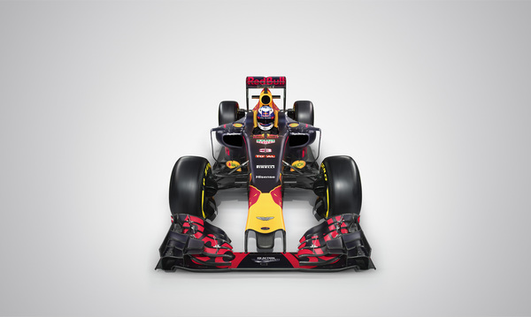 RB12_HighFront_Ricciardo_01