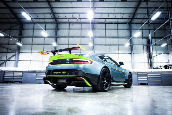 Aston Martin_Vantage GT8_06