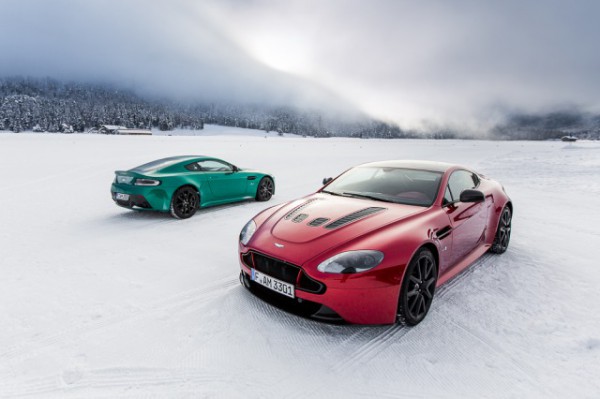 s_Aston%20Martin%20on%20Ice%20(2)[1]