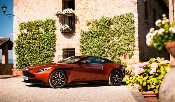 astonmartin-db11_056