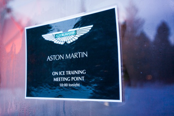 s_Aston Martin on Ice 2013 5