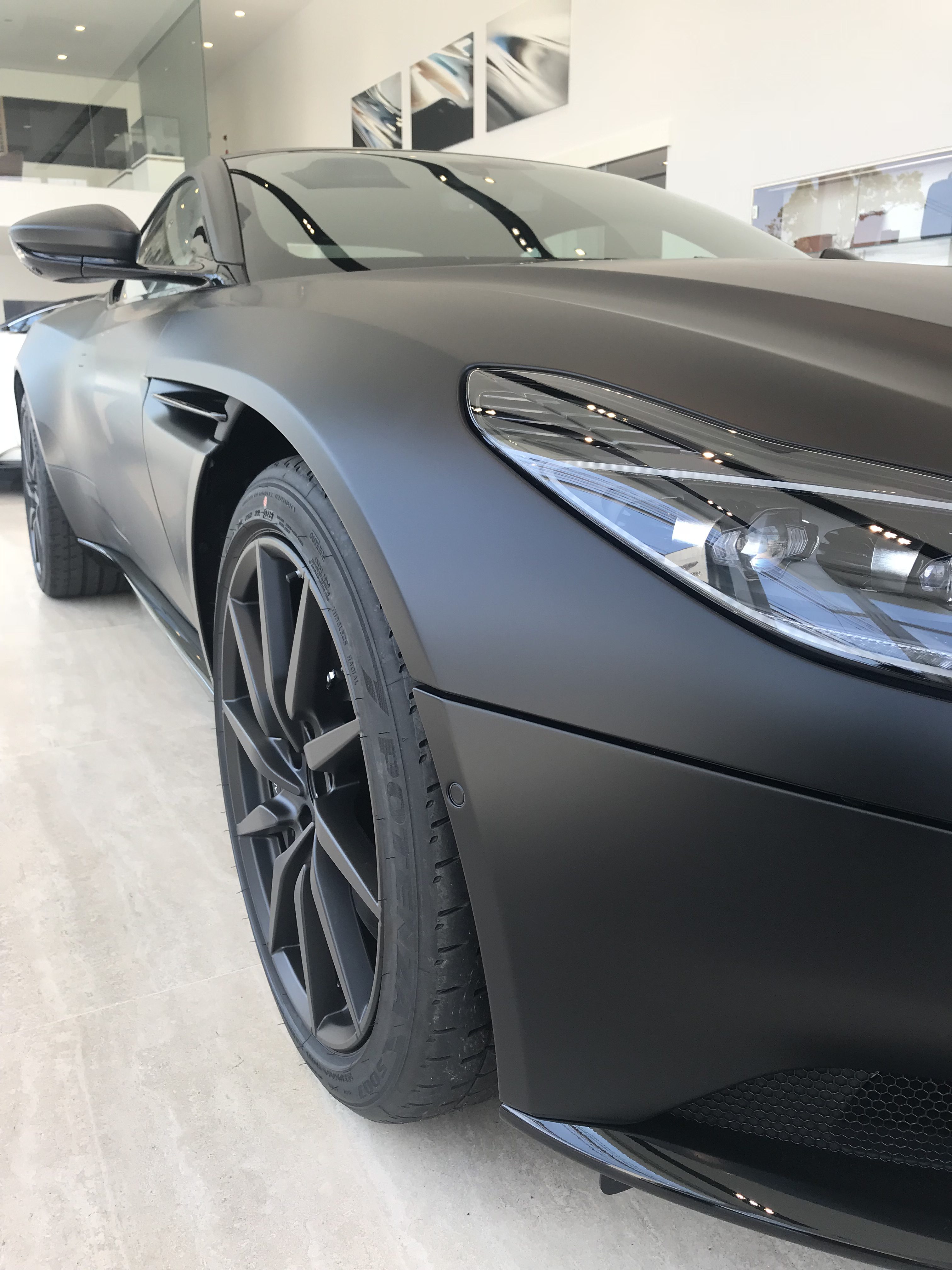 サテンジェットブラック つや消し M Auto Astonmartin Staff Blog