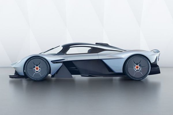 aston-martin-valkyrie_42-2