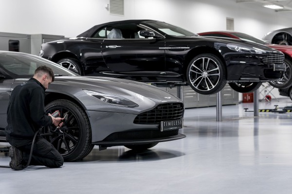Aston Martin Timeless2