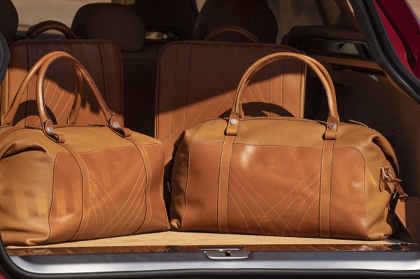 Aston Martin DBX Luggage Set