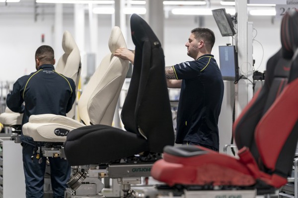 aston-martin-st-athan-factory-5.