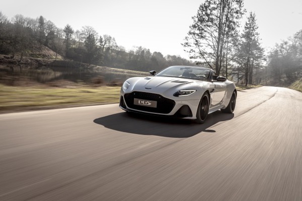 DBS Superleggera Volante (1)