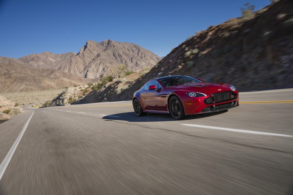 V12 Vantage S Volcano Red 12