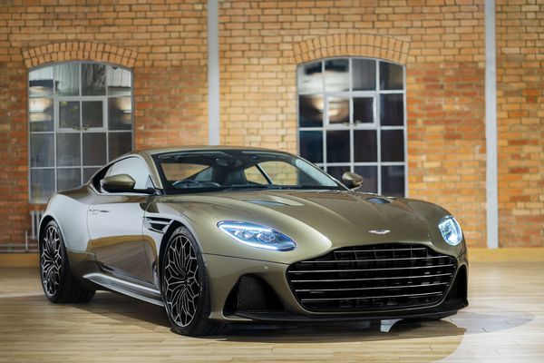 JPG Medium-DBS Superleggera On Her Majesty's Secret Service (1)